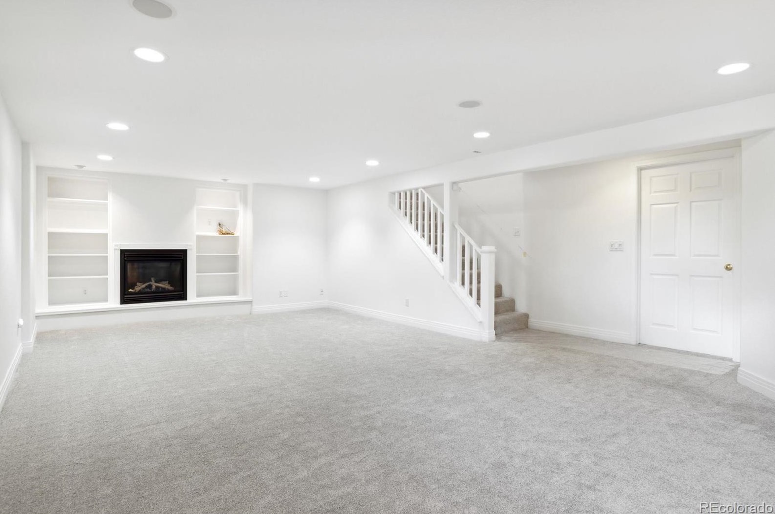 5445 Plymouth Dr, Littleton CO 80128-3939 exterior