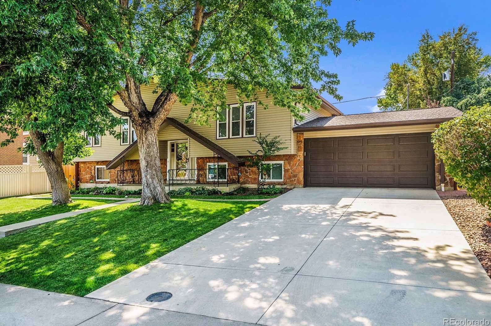 5809 Pierson St, Arvada CO  80004-4752 exterior