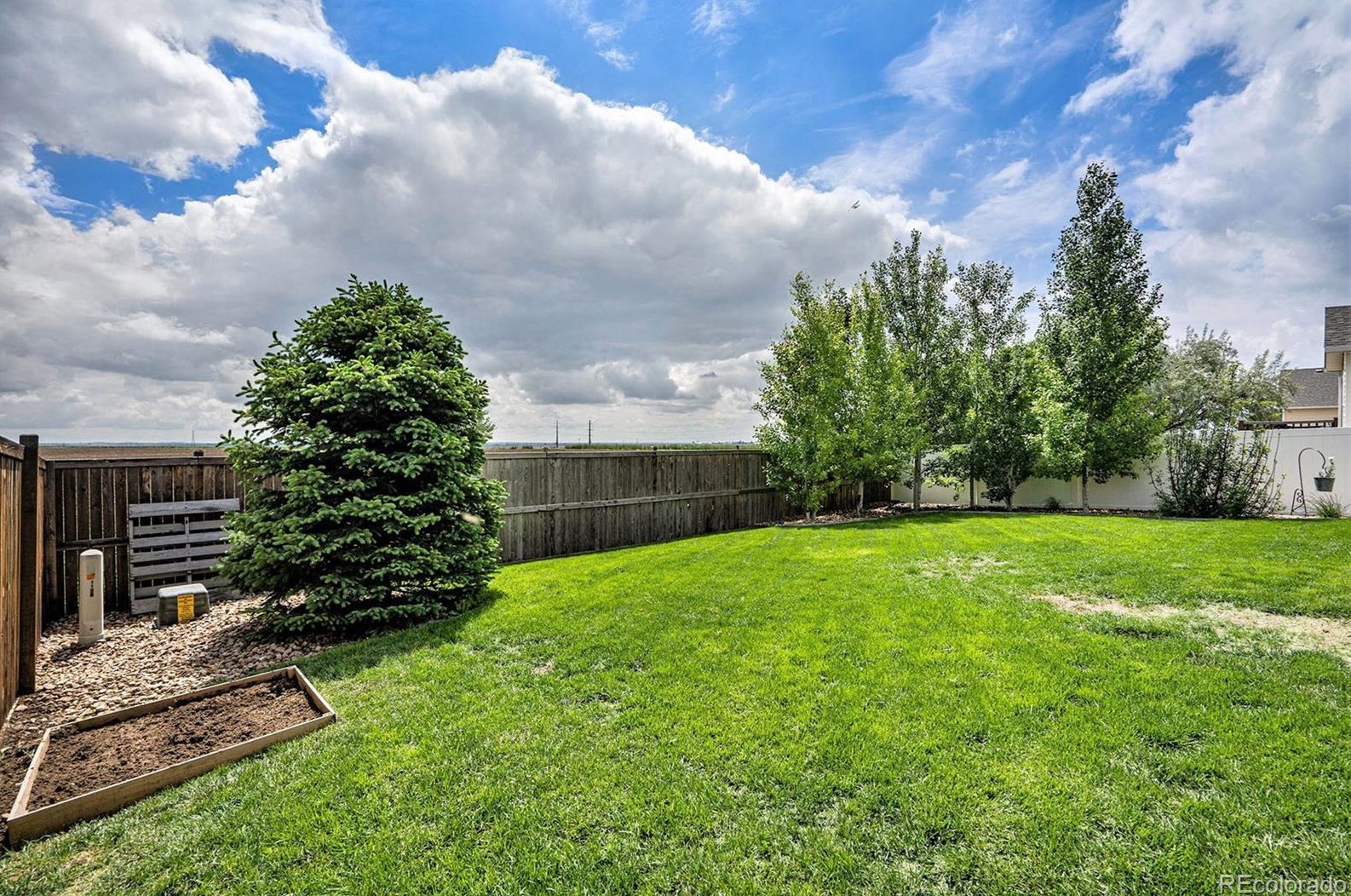 1130 Gln Creighton Dr, Erie CO 80514-9556 exterior