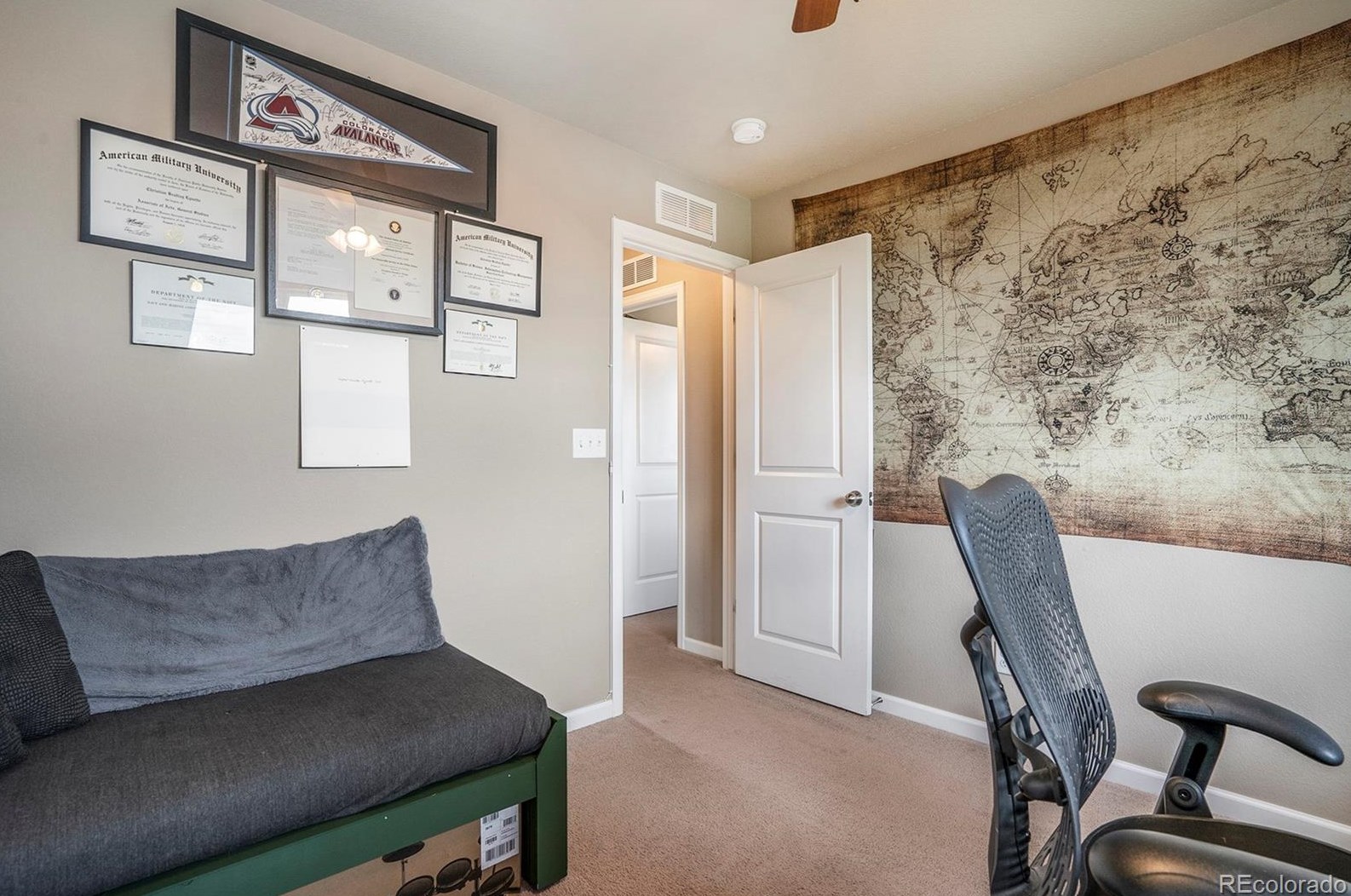 1130 Gln Creighton Dr, Erie CO 80514-9556 exterior