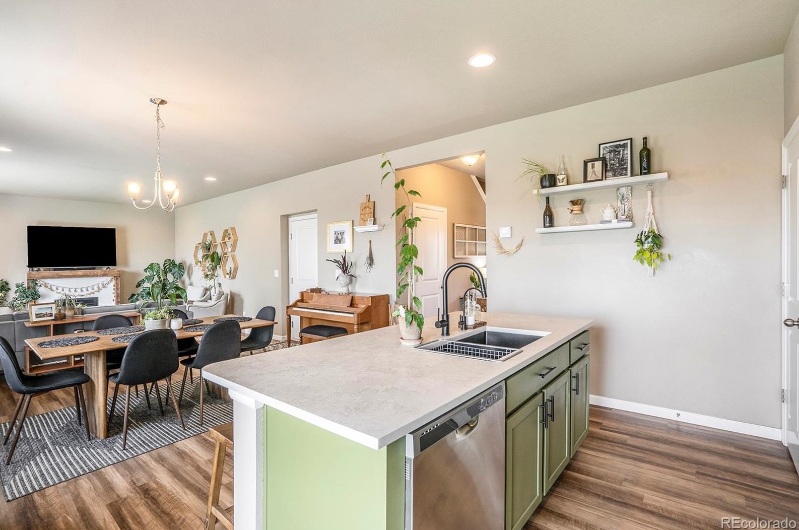 1130 Gln Creighton Dr, Erie CO 80514-9556 exterior