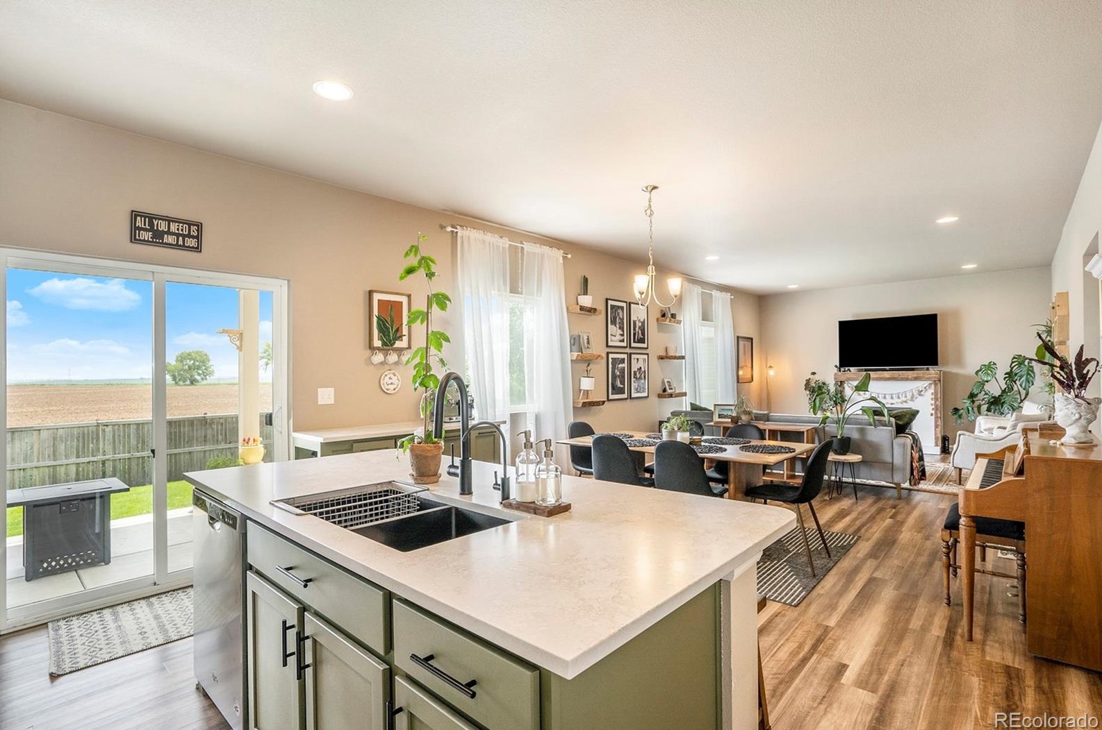 1130 Gln Creighton Dr, Erie CO 80514-9556 exterior