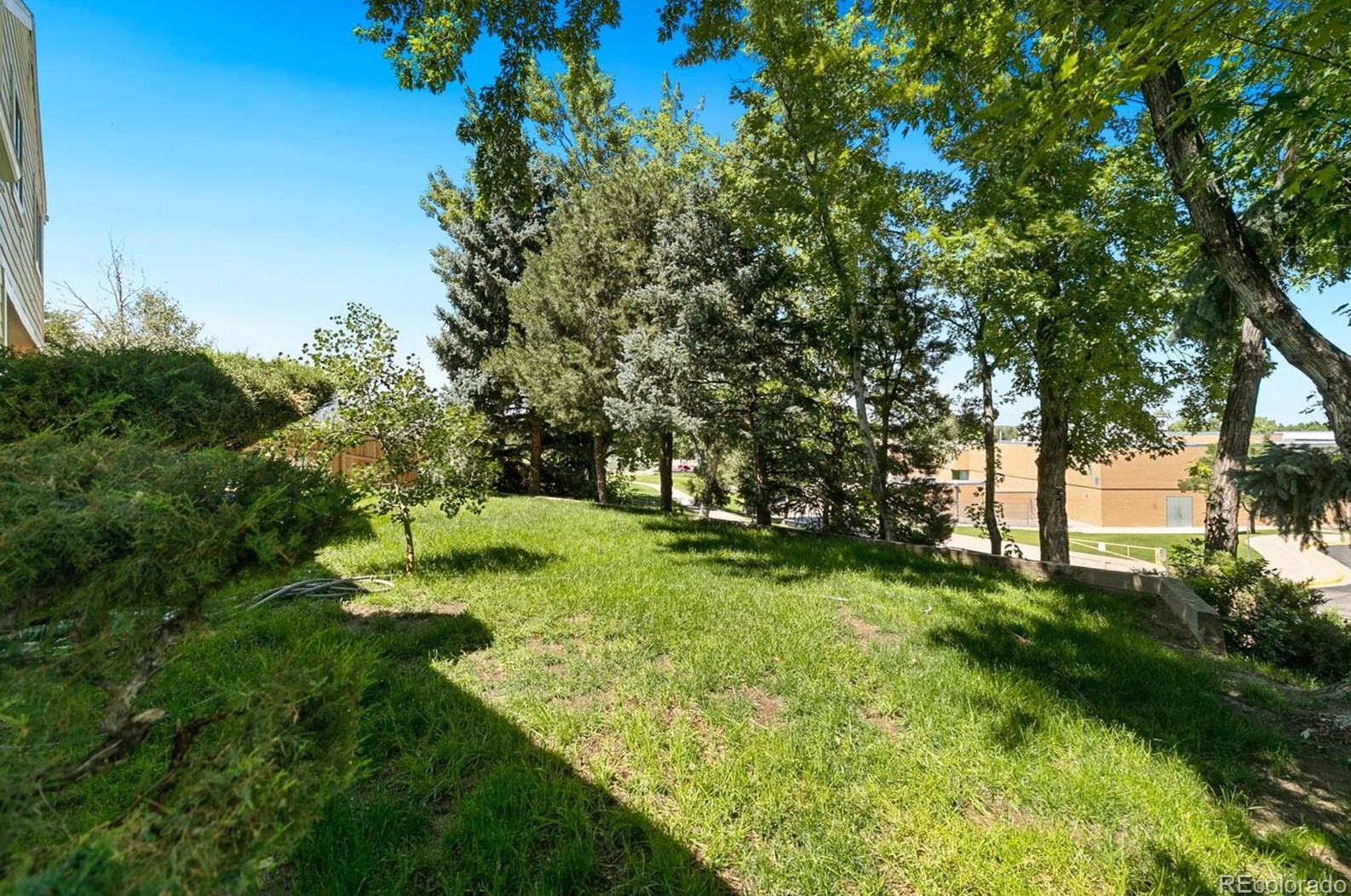 8965 Geddes Pl, Littleton CO 80128-4108 exterior