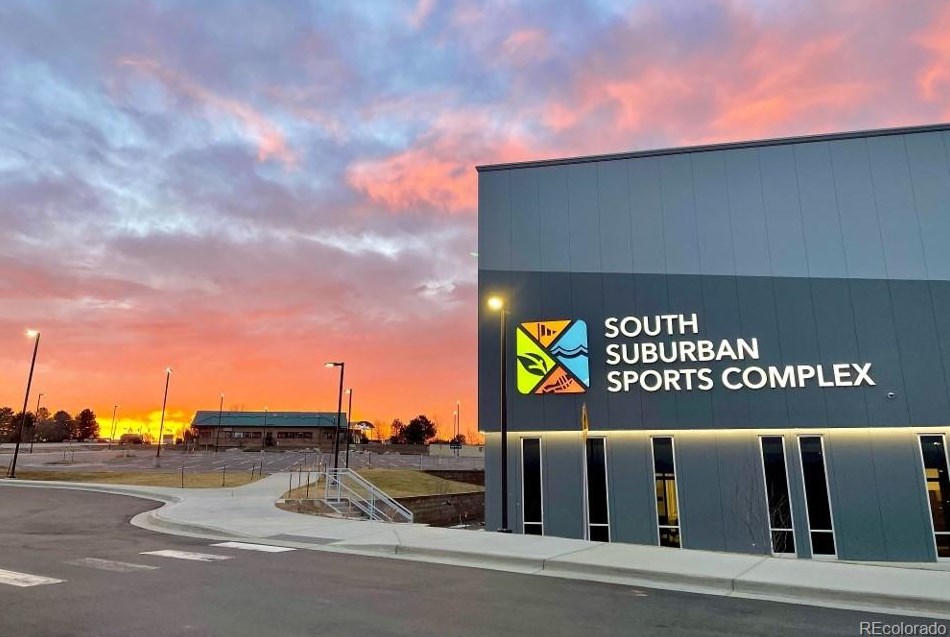 7521 Cove Cir, Littleton CO 80122-3360 exterior