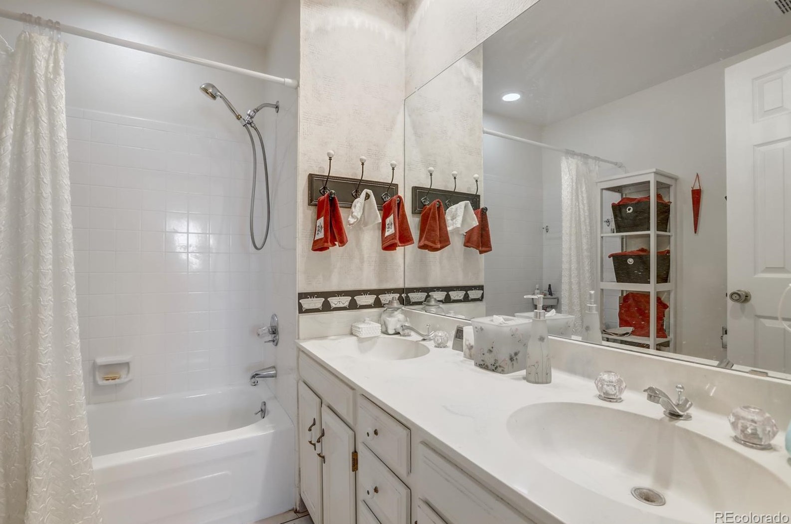 7521 Cove Cir, Littleton CO 80122-3360 exterior