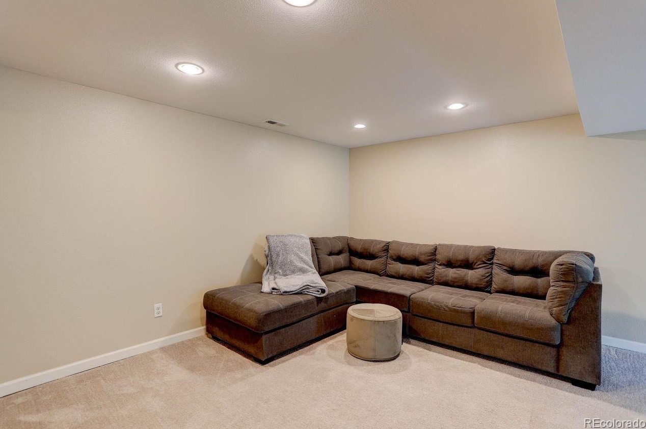 7633 Newland St, Arvada CO  80003-2351 exterior