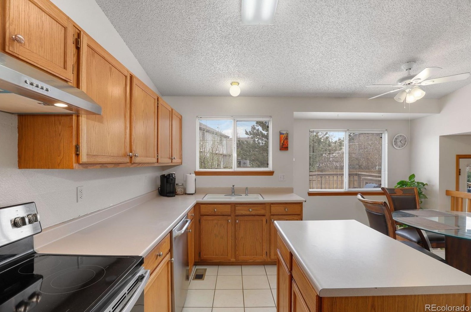 10511 Hyacinth St, Littleton CO  80129-4677 exterior