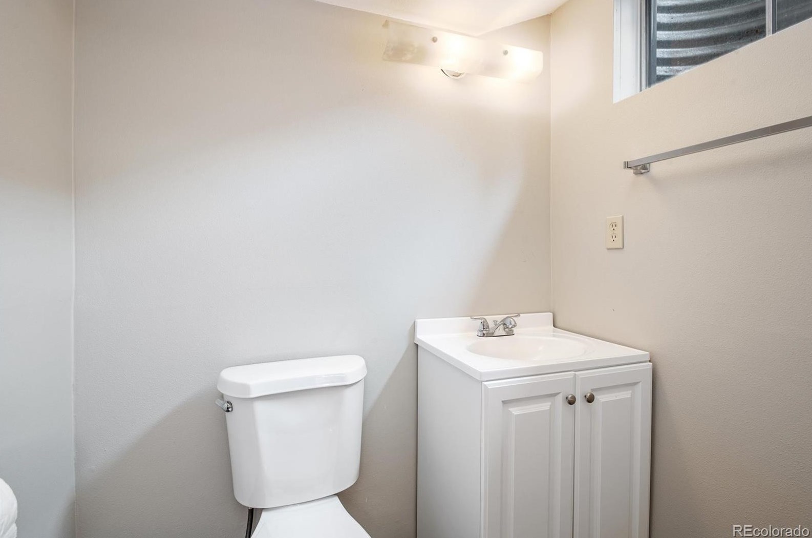 8170 Cody Ct, Arvada CO  80005-2420 exterior