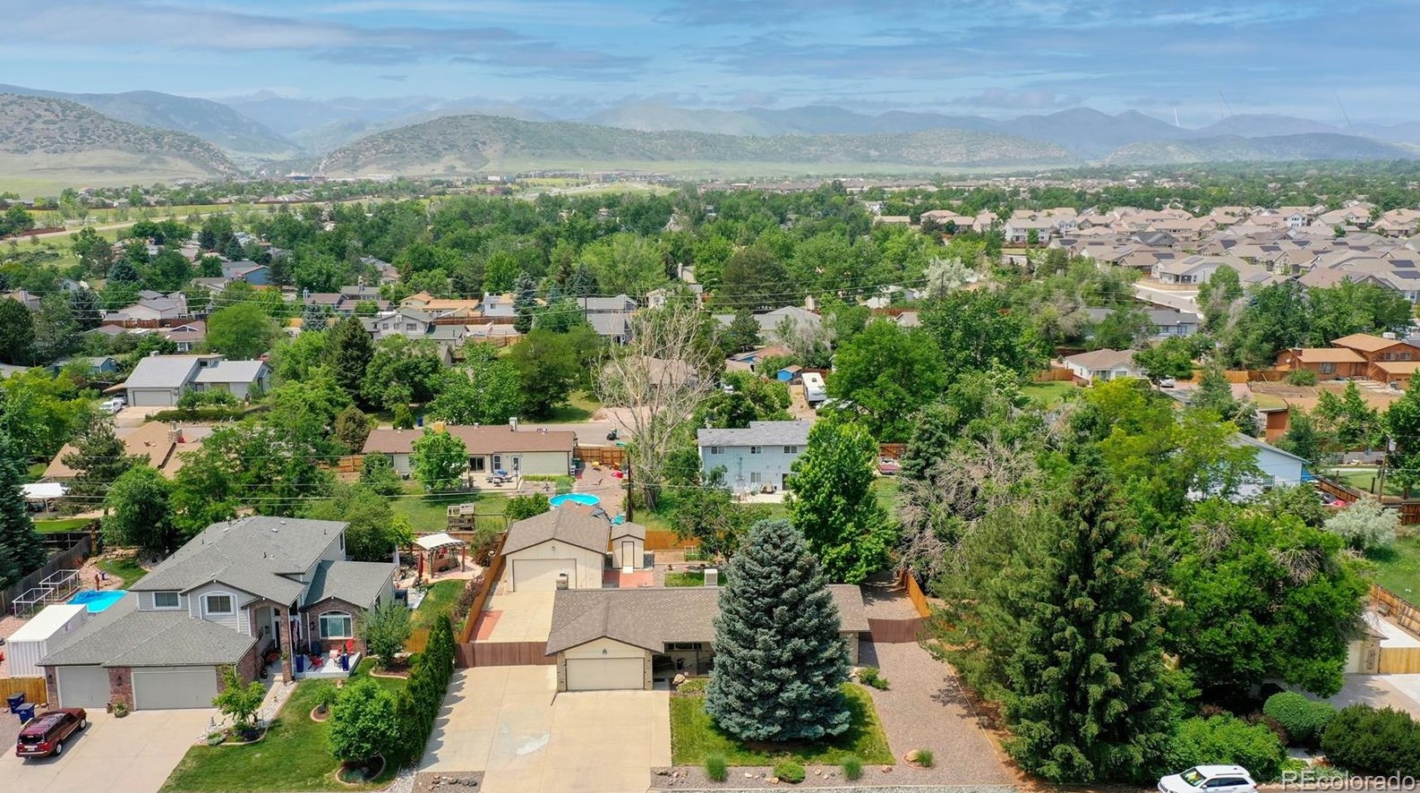 8593 Balsam St, Littleton CO 80128-6111 exterior