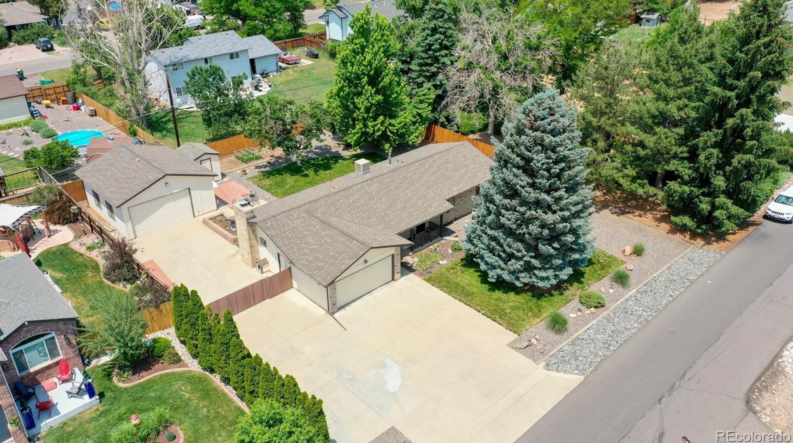 8593 Balsam St, Littleton CO 80128-6111 exterior