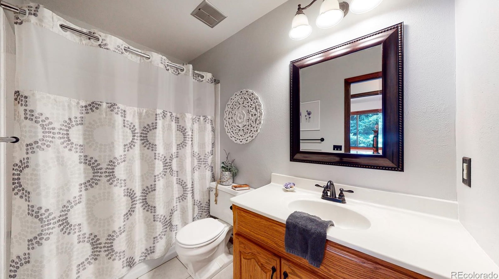 8593 Balsam St, Littleton CO 80128-6111 exterior