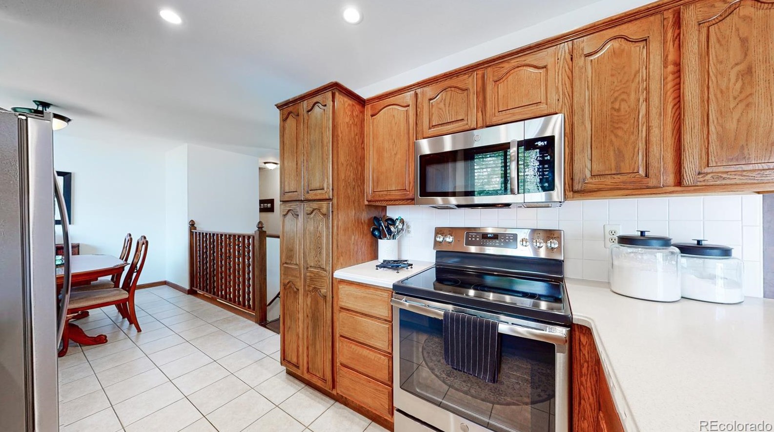 8593 Balsam St, Littleton CO 80128-6111 exterior