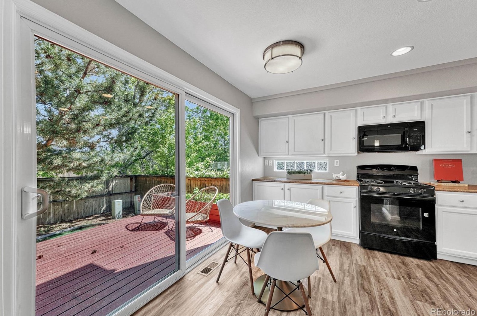 4479 Lyndenwood Cir, Littleton CO 80130-8810 exterior