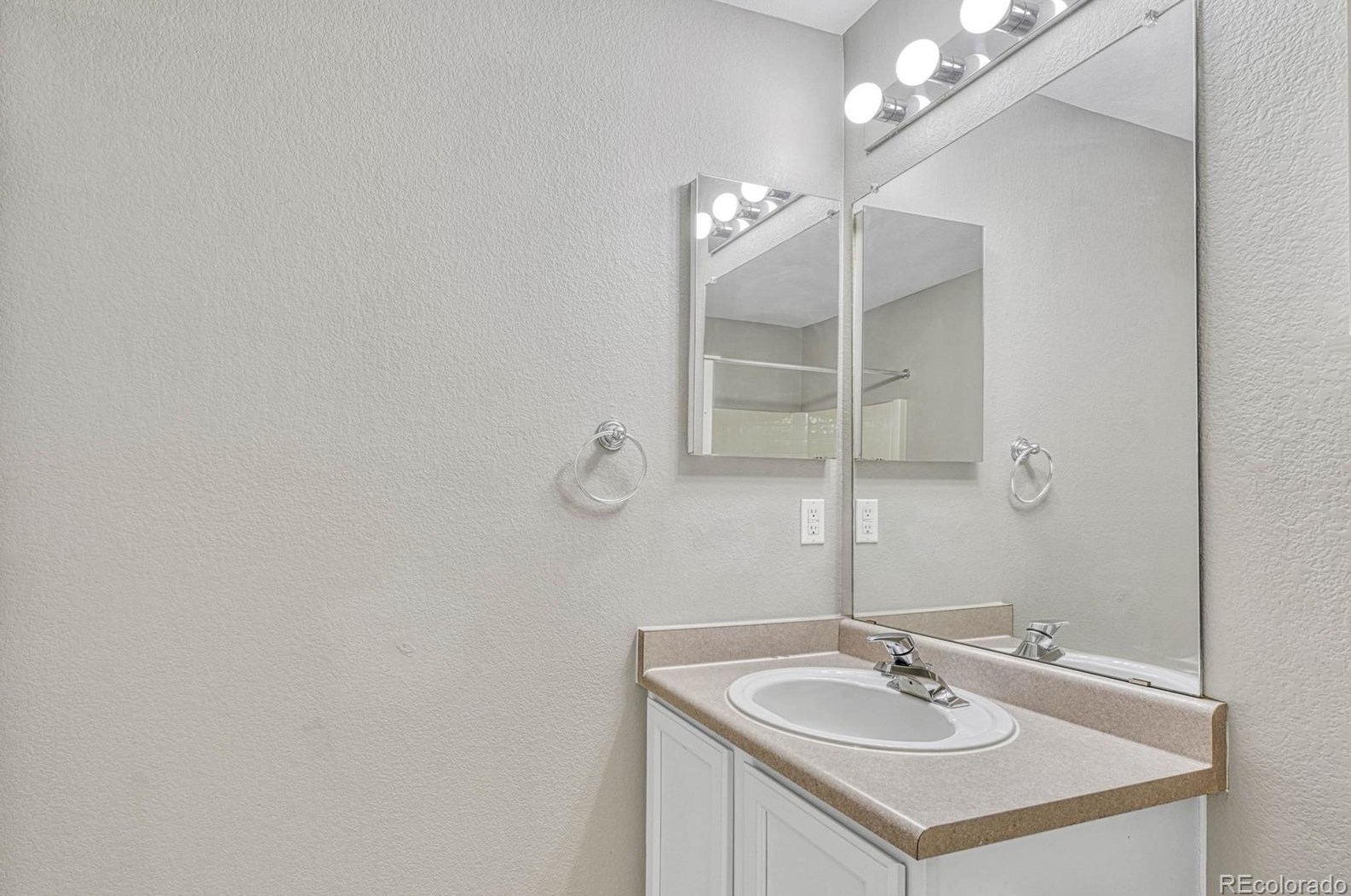 4479 Lyndenwood Cir, Littleton CO 80130-8810 exterior