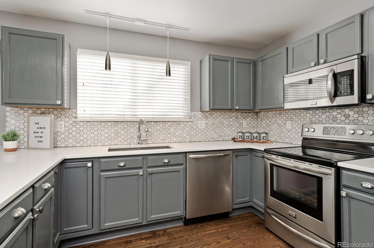 4876 Collinsville Pl, Littleton CO 80130-6824 exterior