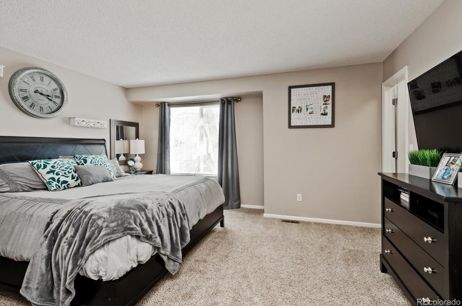 4876 Collinsville Pl, Littleton CO 80130-6824 exterior