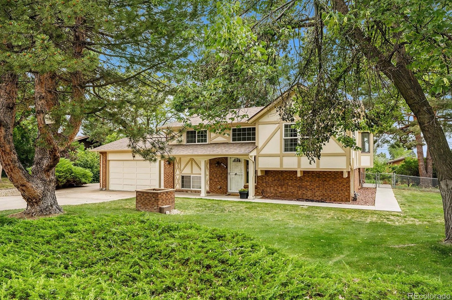 9250 73 Pl, Arvada CO  80005-4211 exterior