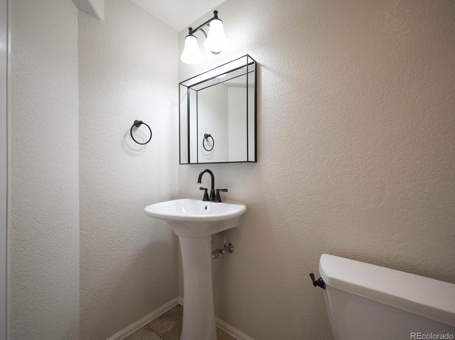 9228 Fox Fire Dr, Littleton CO 80129-6424 exterior