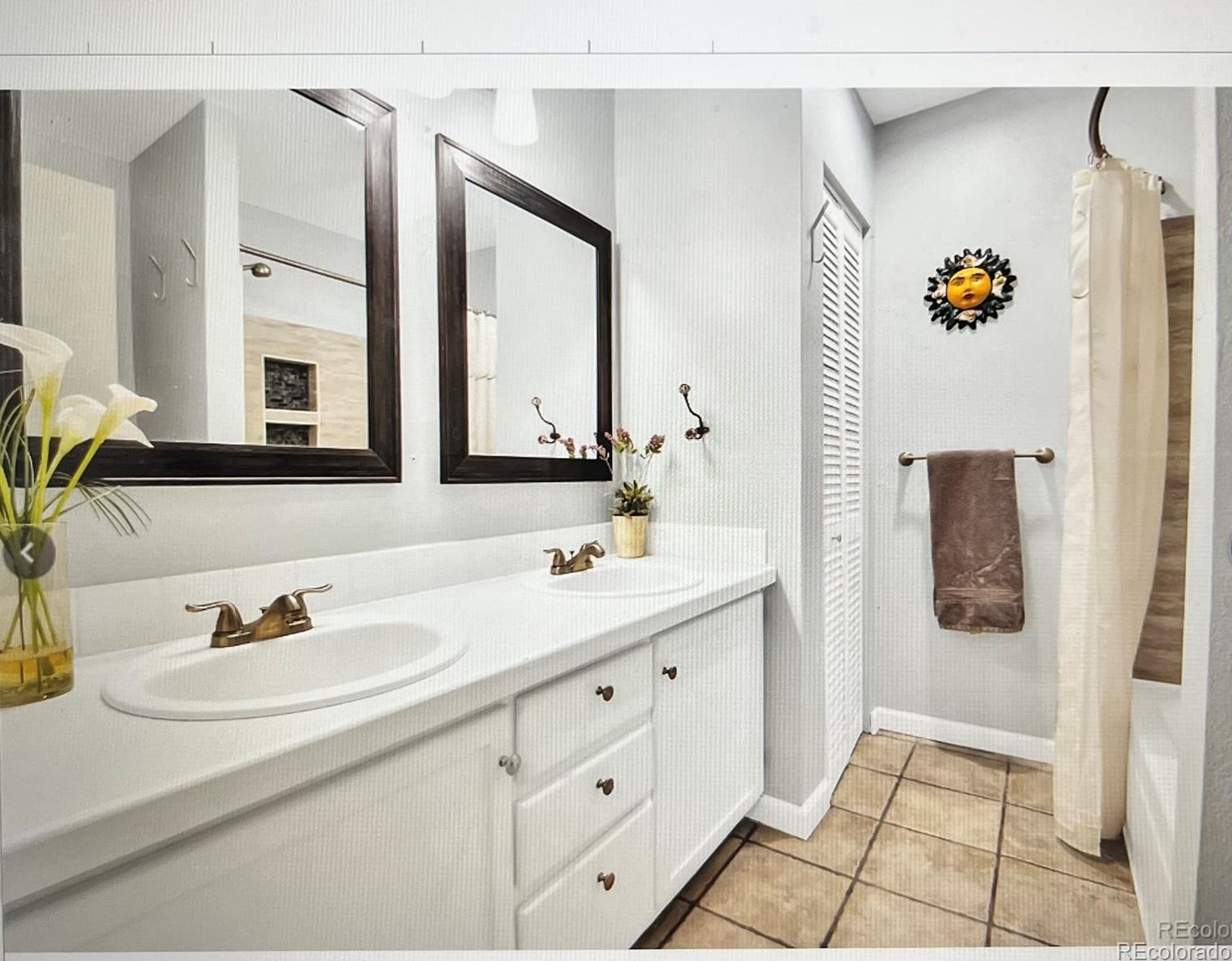 6864 Broadway, Littleton CO  80122-2827 exterior