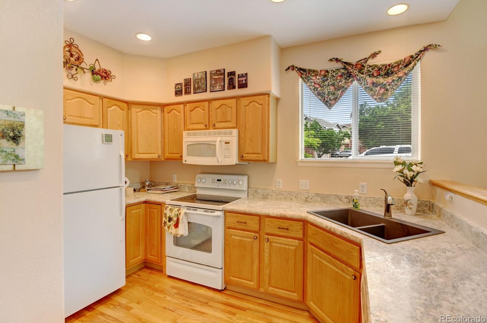 8503 Upham Way, Littleton CO 80128-6353 exterior