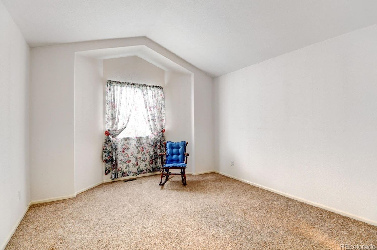 8503 Upham Way, Littleton CO 80128-6353 exterior