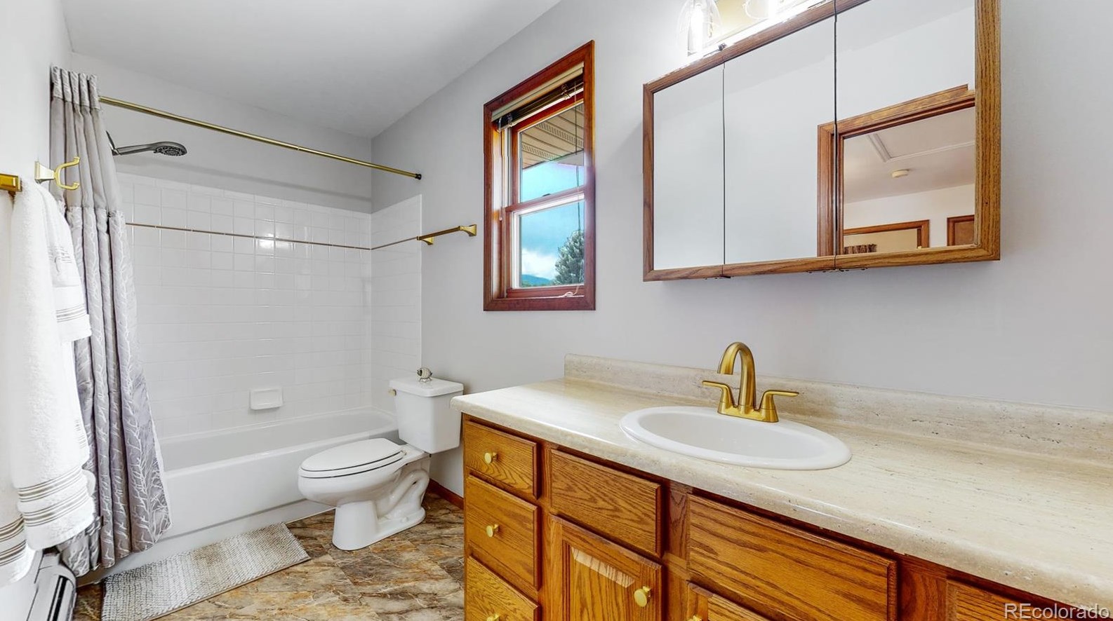 8582 Balsam St, Littleton CO 80128-6218 exterior