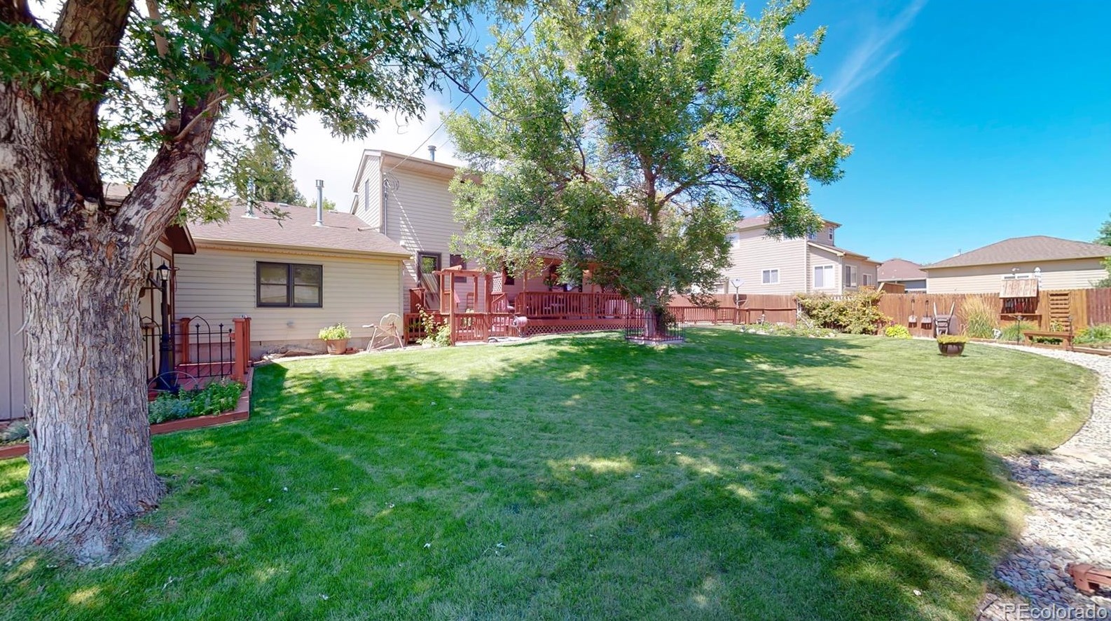 8582 Balsam St, Littleton CO 80128-6218 exterior