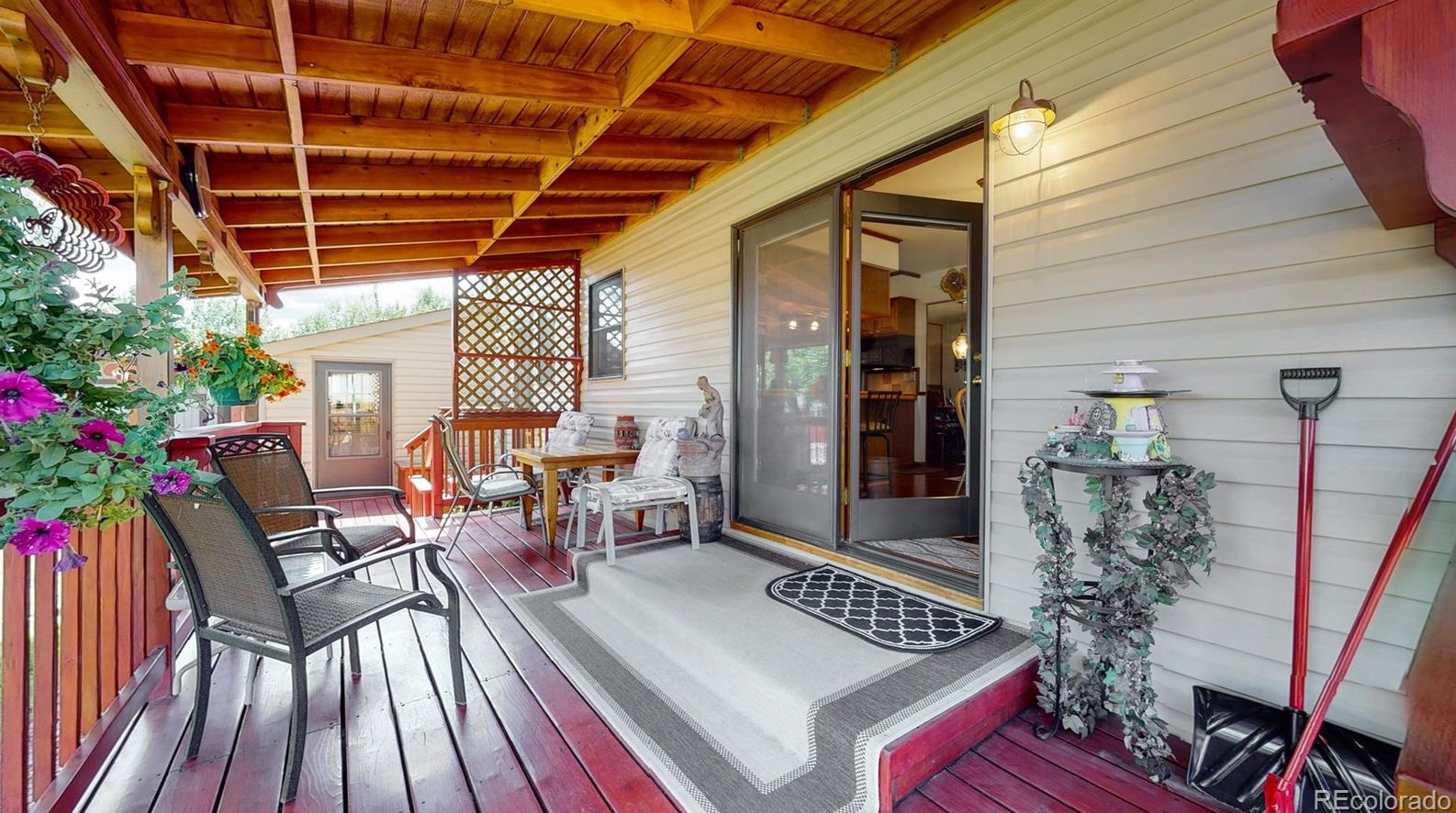 8582 Balsam St, Littleton CO 80128-6218 exterior