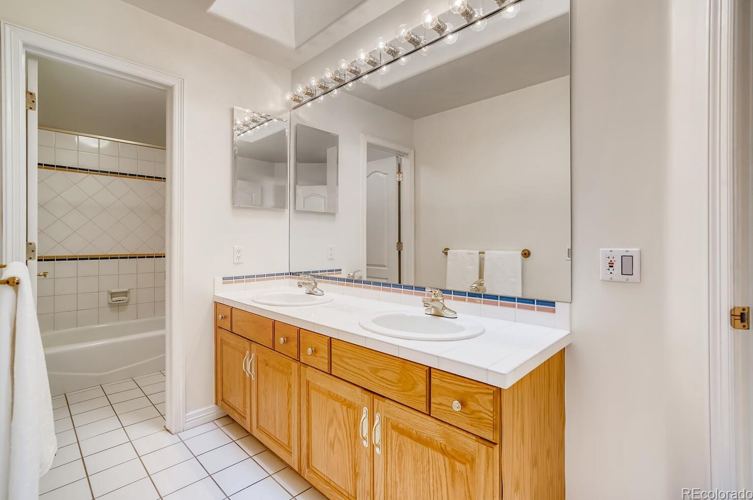 26 Red Tail Dr, Littleton CO 80126-5001 exterior