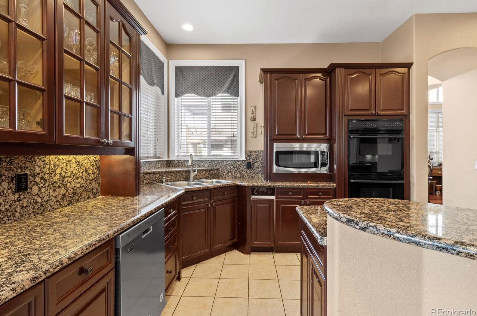 10019 Longview Dr, Littleton CO 80124-9750 exterior