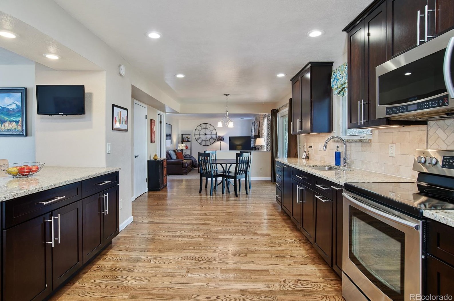 7501 Downing St, Littleton CO 80122-7106 exterior