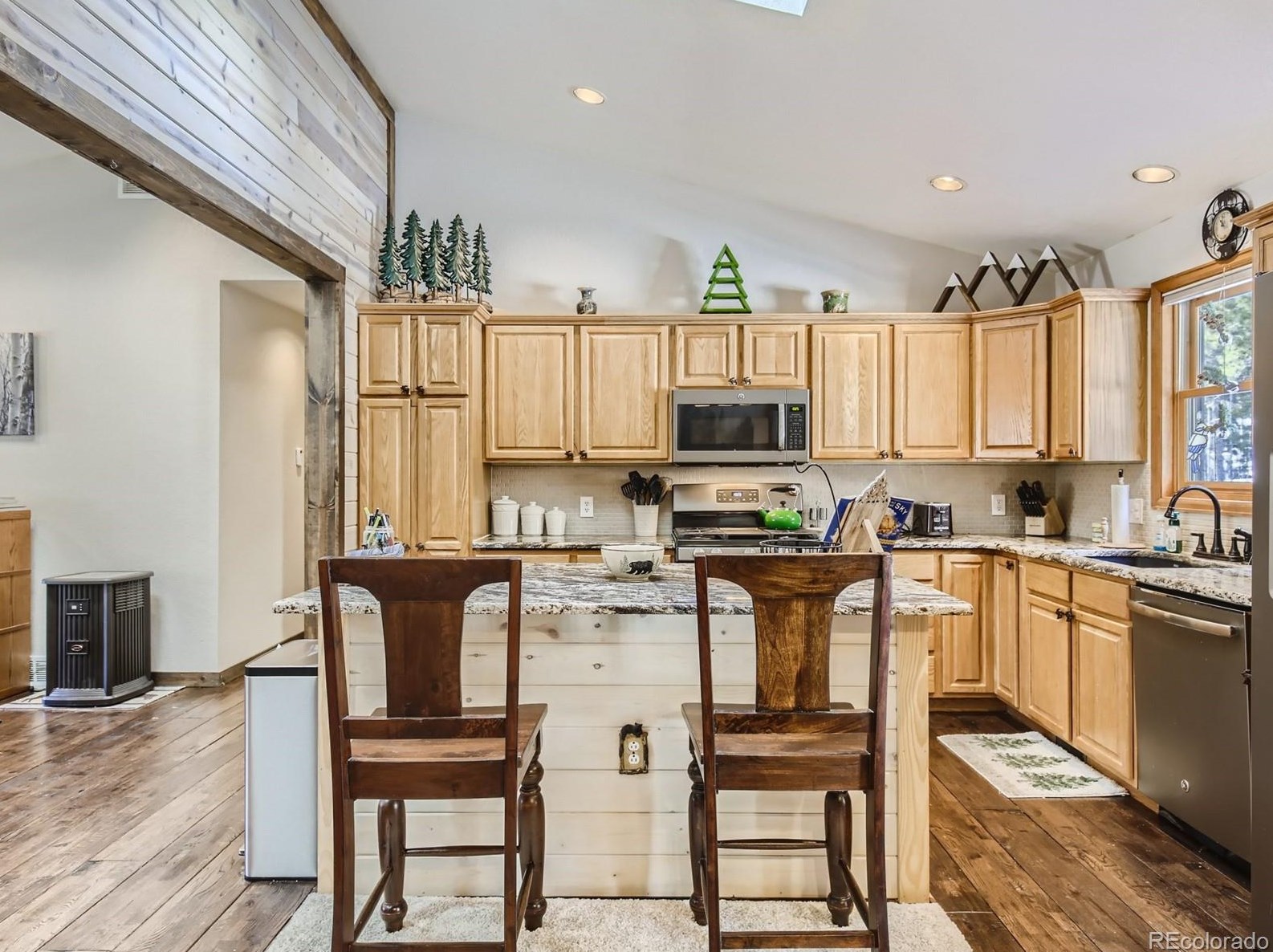 527 Karlann Dr, Arvada CO  80422-4044 exterior