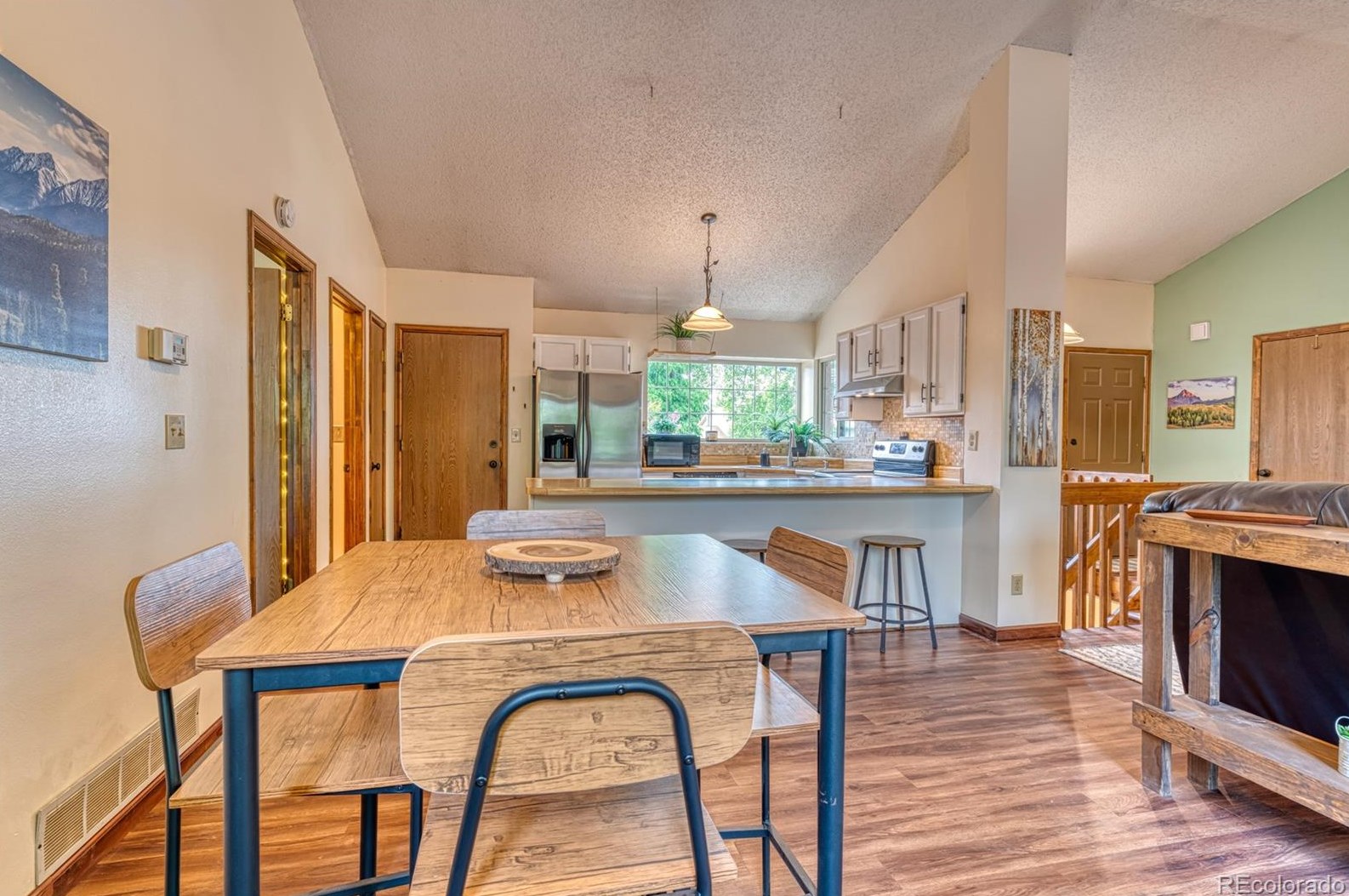 6661 Bugle Dr, Colorado Springs CO 80918-1691 exterior