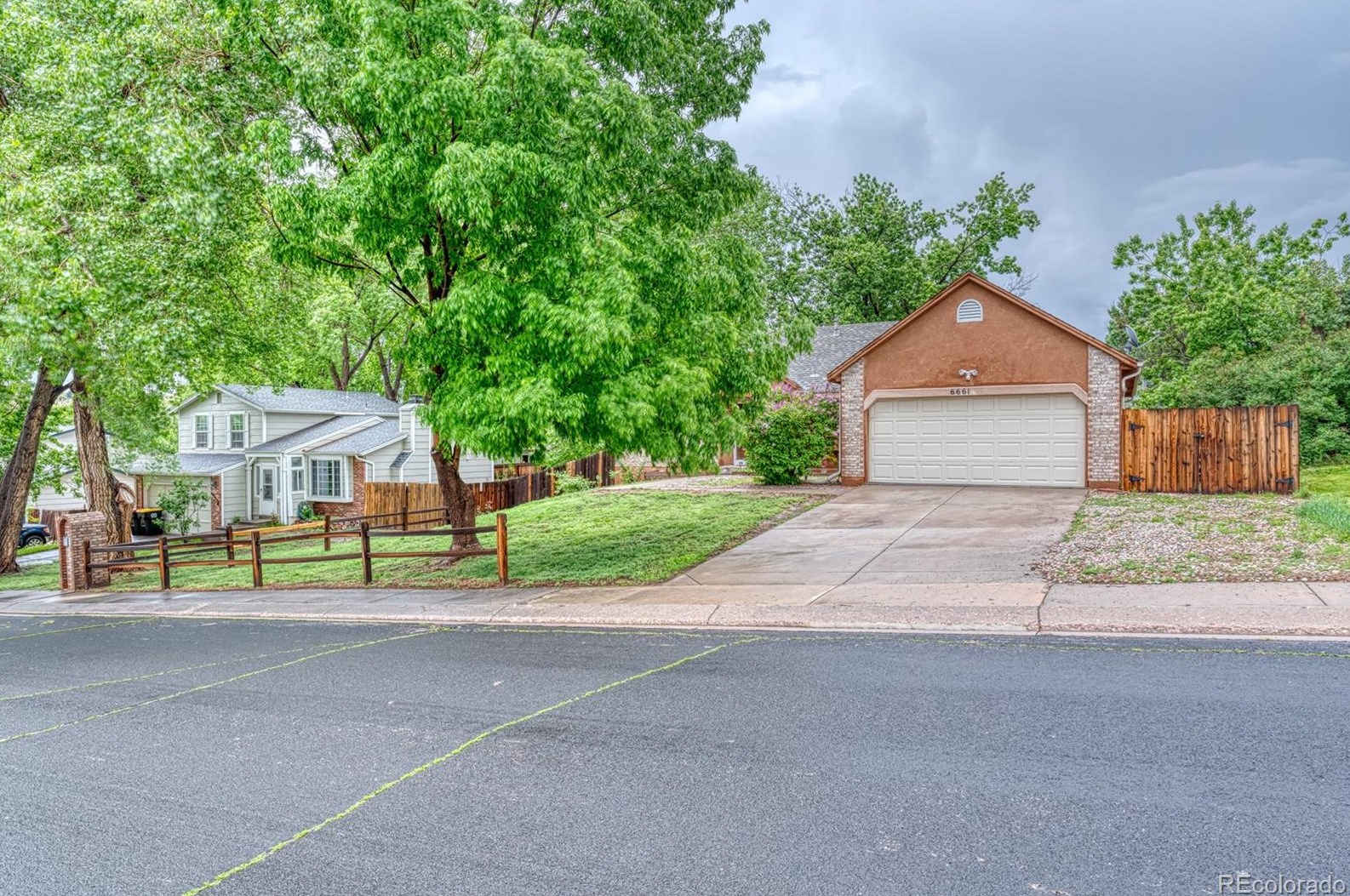 6661 Bugle Dr, Colorado Springs CO 80918-1691 exterior