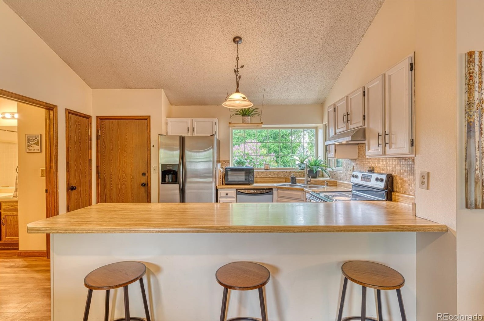 6661 Bugle Dr, Colorado Springs CO 80918-1691 exterior