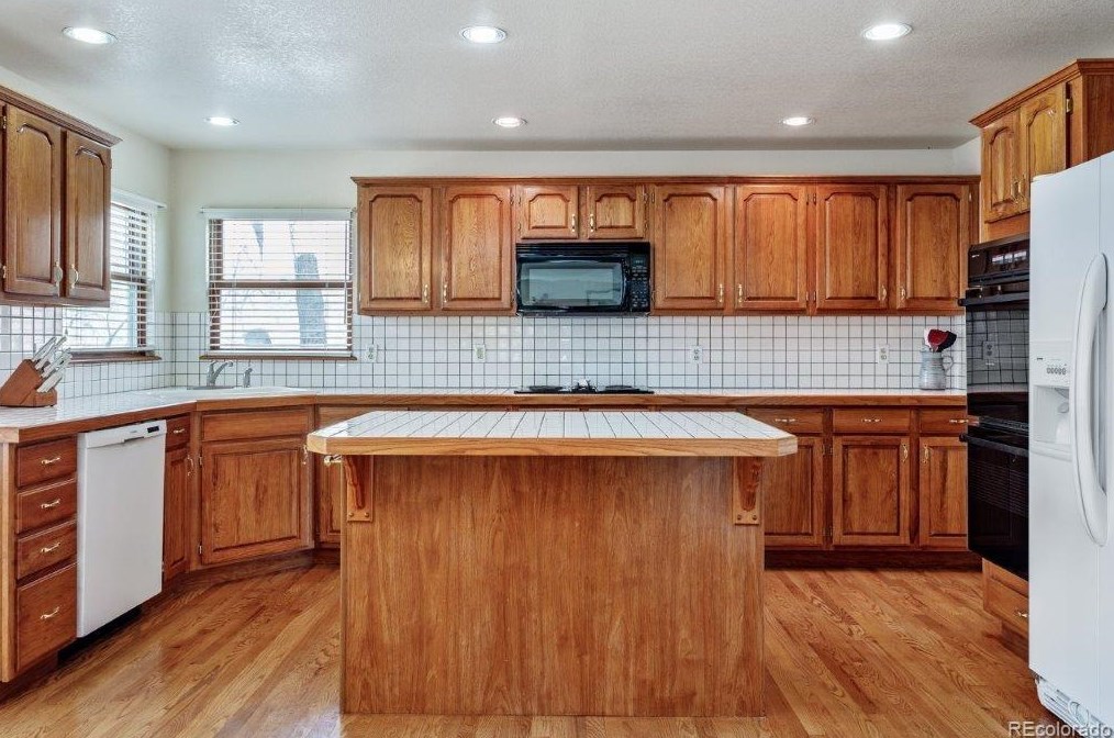 17 Amaranth Dr, Littleton CO 80127-2607 exterior