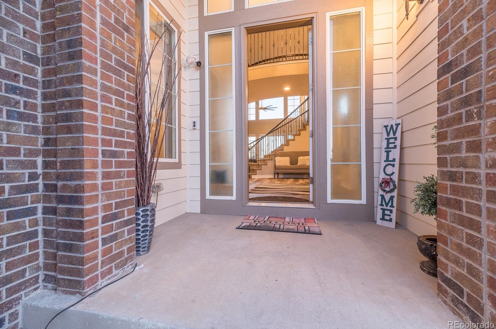 26585 Peakview Dr, Aurora CO 80016-6110 exterior