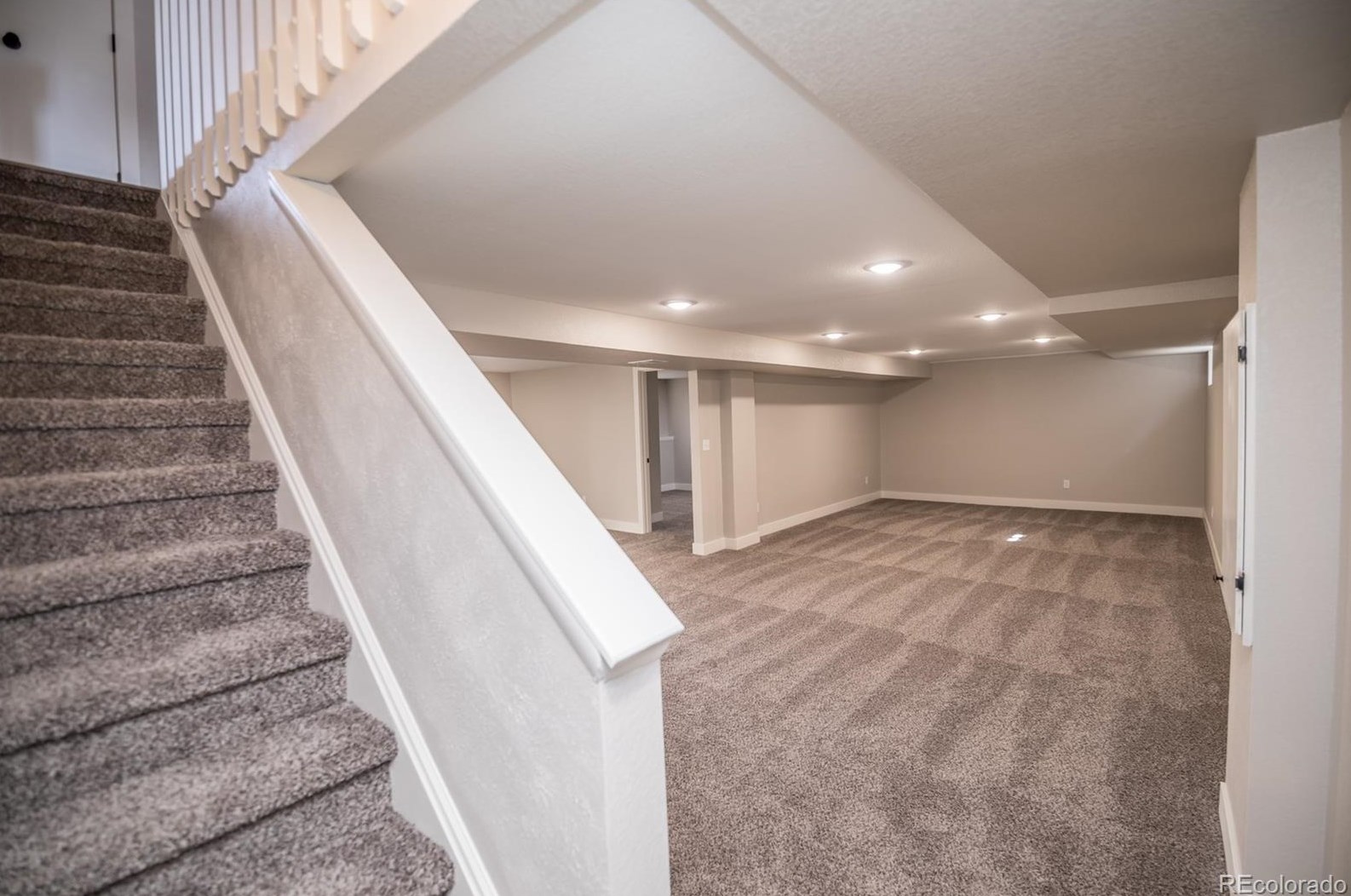 10233 Powers Ave, Littleton CO 80127-1814 exterior