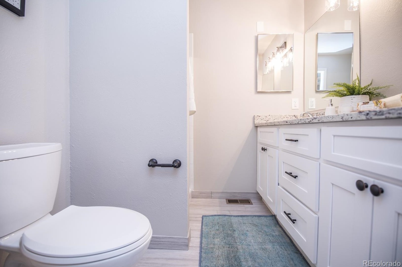 10233 Powers Ave, Littleton CO 80127-1814 exterior