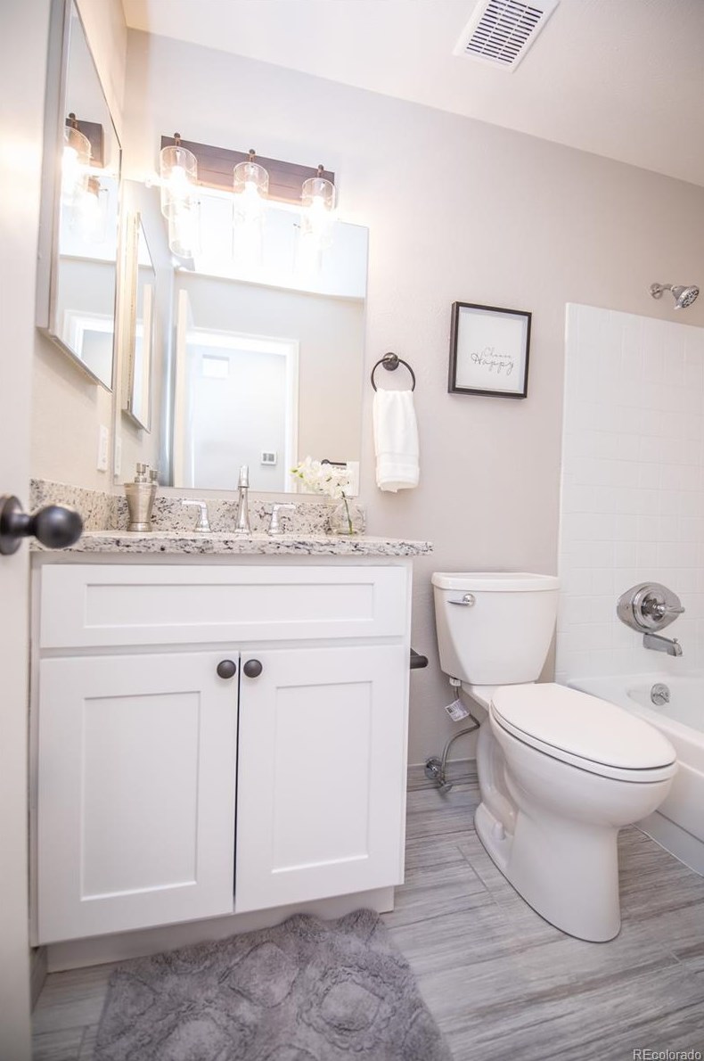 10233 Powers Ave, Littleton CO 80127-1814 exterior