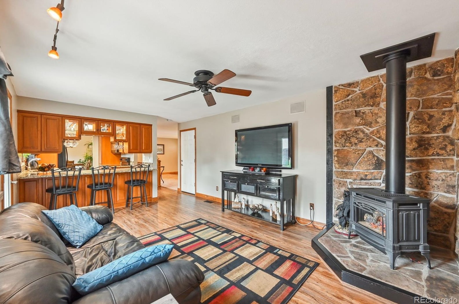 200 Johnson Dr, Castle Rock CO 80104-2123 exterior