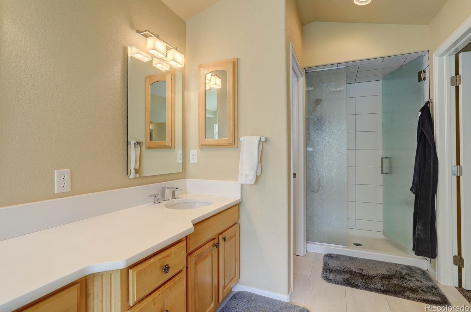 8982 Meadow Hill Cir, Littleton CO 80124-5430 exterior