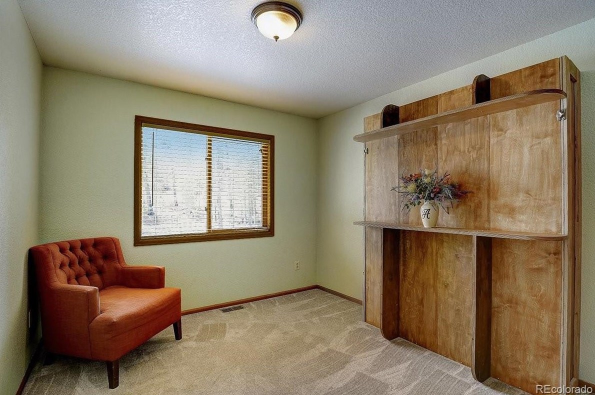 961 Lodge Pole Dr, Arvada CO  80422-8969 exterior