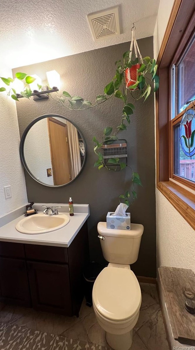 961 Lodge Pole Dr, Arvada CO  80422-8969 exterior