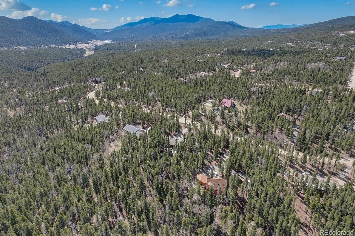 961 Lodge Pole Dr, Arvada CO  80422-8969 exterior