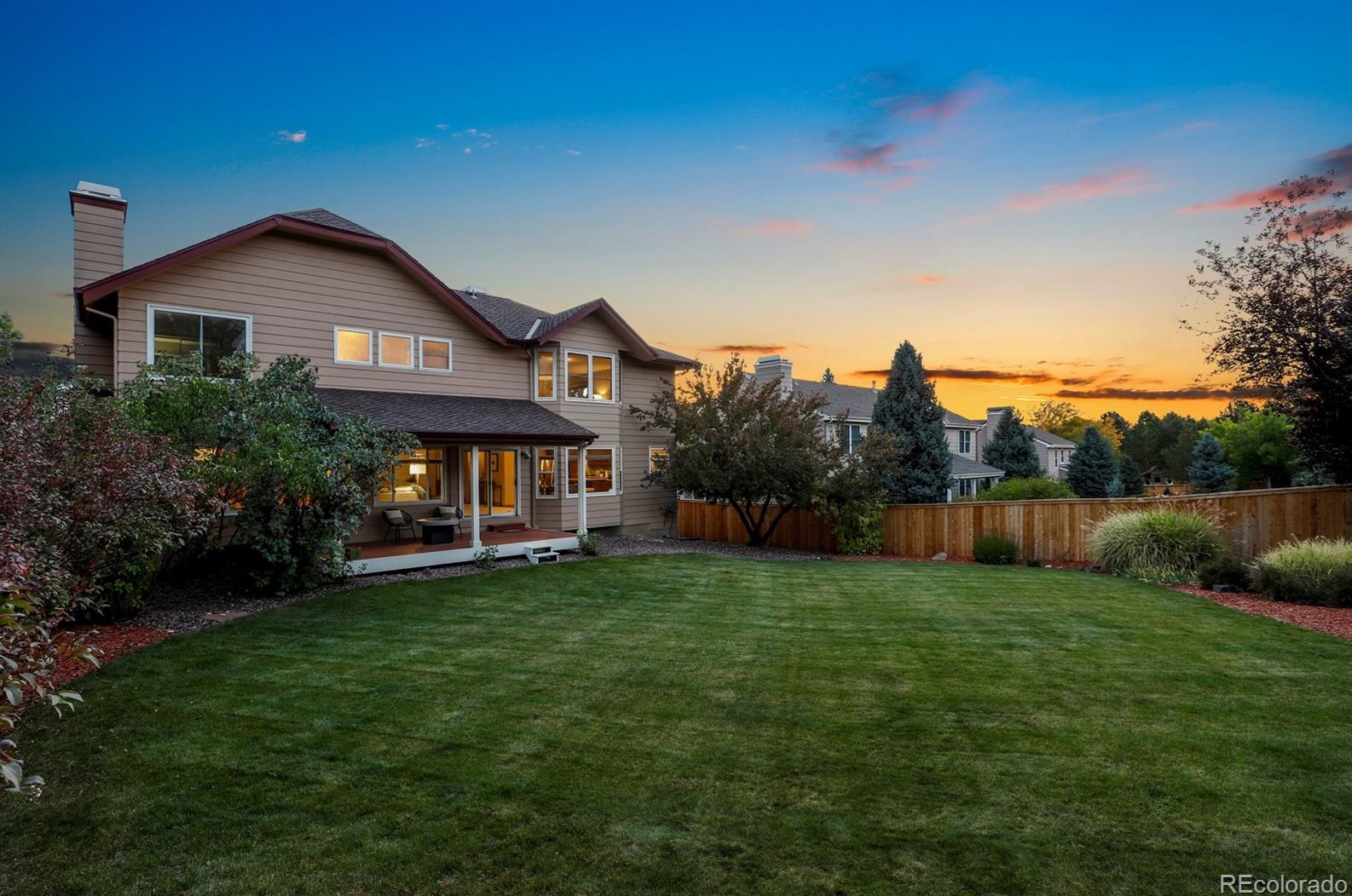 8948 Green Meadows Ln, Littleton CO 80126-2674 exterior