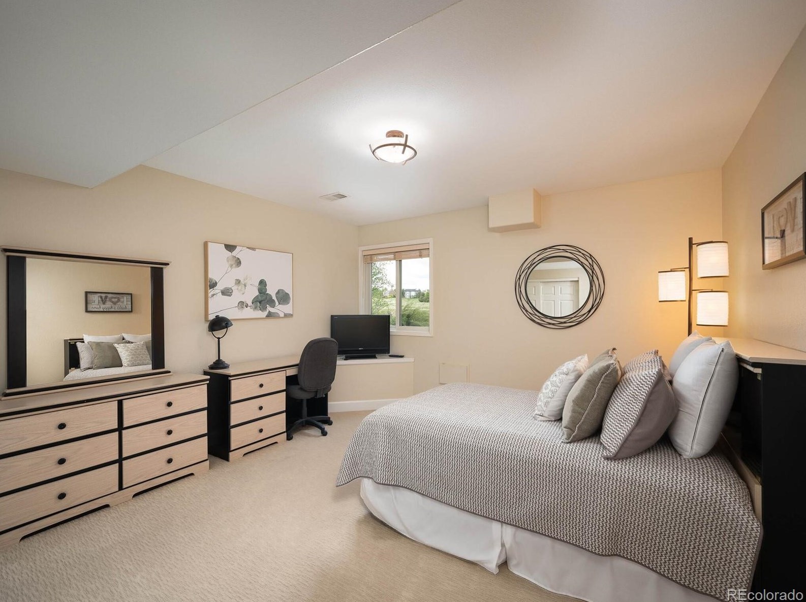 9847 Isabel Ct, Littleton CO exterior