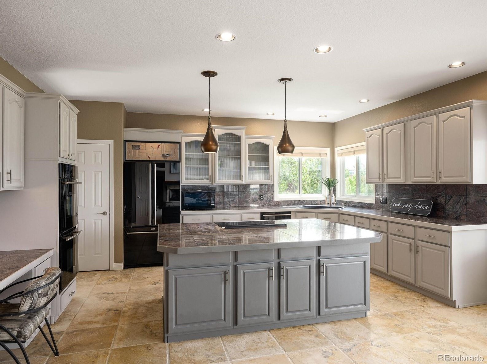 9847 Isabel Ct, Littleton CO exterior