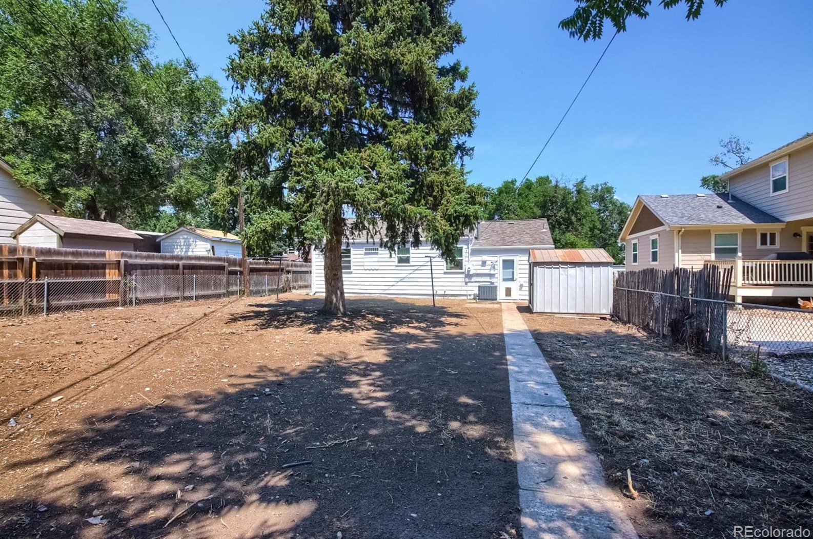 2364 Parkhill Ave, Littleton CO 80120-2525 exterior