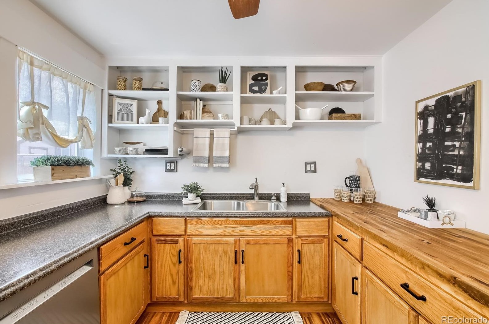 2364 Parkhill Ave, Littleton CO 80120-2525 exterior